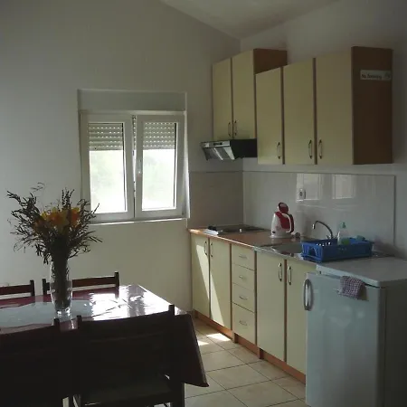 Tasteful Apartment In Zadar With Balcony Apartment *