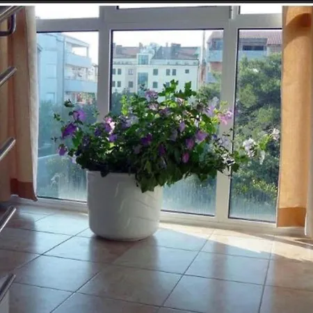 Tasteful Apartment In Zadar With Balcony *